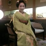 先斗（京都）からの舞妓はん、ただいまご来酒中・・当館にてホッと一息・・。