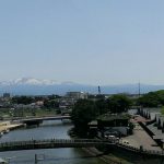 みなさまこんにちは! 庄内地方、酒田市ダウンタウン、若葉旅館より本日28日(月)・正午の風景です。
